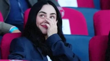 نيكي نيكول ترفع دعمها للأمين يامال في المدرجات وتعزز حضور الجماهير